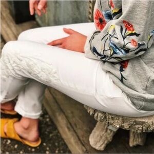 Anthropologie Relaxed Chino Pant Floral Embroidered White, size 30